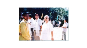 交通廳副廳長姚尚宏、呼市副市長連輯看望藏族學(xué)生