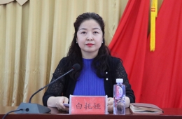 黨委副書記、院長(zhǎng)　白托婭